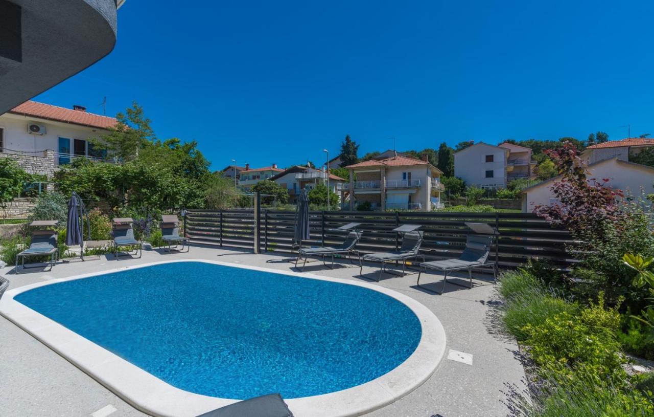 Modern Apartments With Shared Pool Near The Sea Pula Eksteriør billede